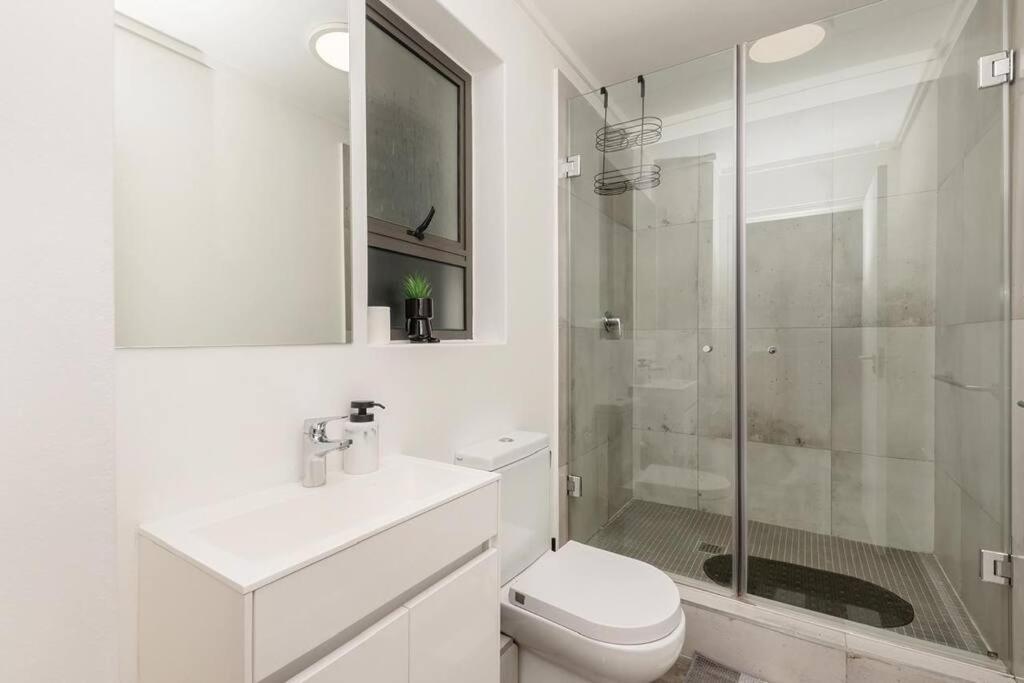 Modern Living At Castle Rock Apartment *